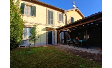 004 - PAVIA - (Cascina Vignolo) - casa semindipendente con giardino - € 253.000