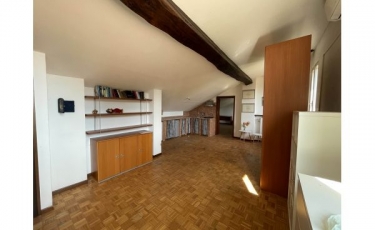 002 - PAVIA - (Castello ad.ze) - mansarda - € 120.000
