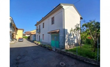 014 - GIUSSAGO - (Centro Paese ) - casa indipendente - € 180.000 l