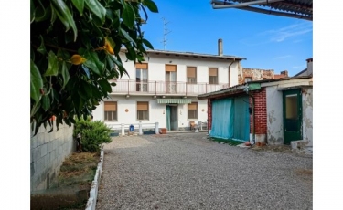 322 - CASALVOLONE - € 89.000